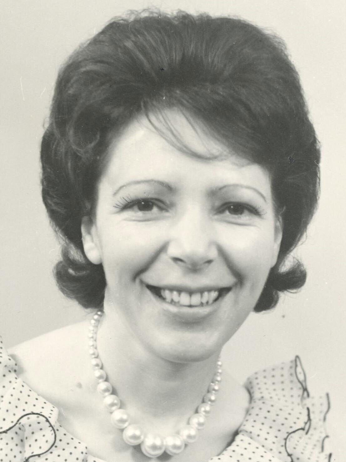 Elfriede Holmes